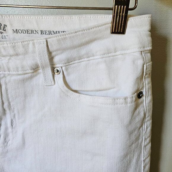 EUC SIGNATURE LEVI'S STRAUSS & CO. MODERN BERMUDA SHORTS SIZE 4 / SMALL - Picture 6 of 14